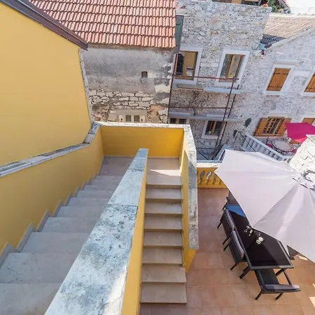 Villa Rupina *